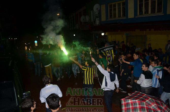Akhisarlı Fenerbahçe Taraftarları Şampiyonluğu Kutladı!