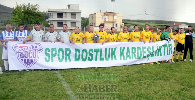 Akhisar Gücü Dostluk Maçında İzmirspor Veteranları 2-1 Mağlup Etti