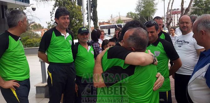 Akhisar Gücü, Emniyet Müdürü Turhan'ı Ziyaret Ederek Polis Haftasını Kutladılar