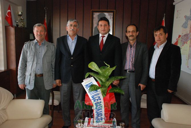 AK Parti Akhisar İlçe Teşkilatı, Demiray'ı Ziyaret Etti