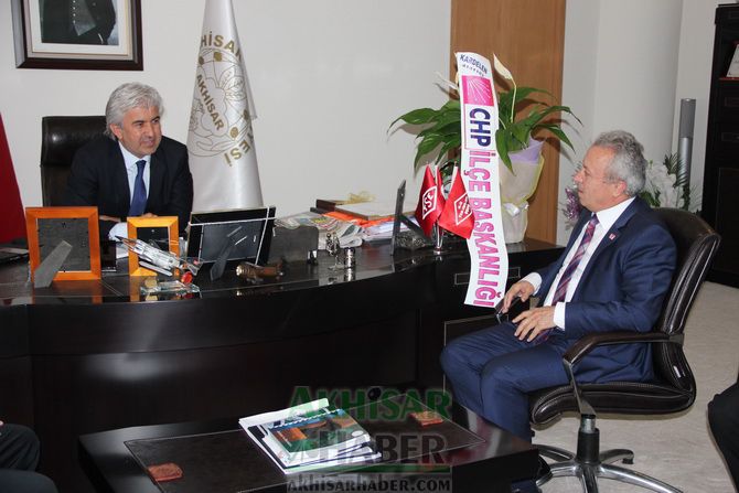 CHP’den Belediye Başkanı Salih Hızlı’ya Tebrik Ziyareti