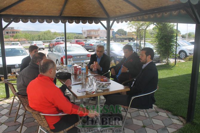 Belediye Başkanı Salih Hızlı’dan Akhisar Belediyespor’a Moral Yemeği