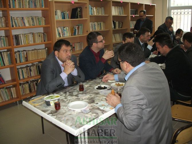 Akhisar Anadolu İmam Hatip Lisesi’nde Kütüphanecilik Haftası Kutlaması
