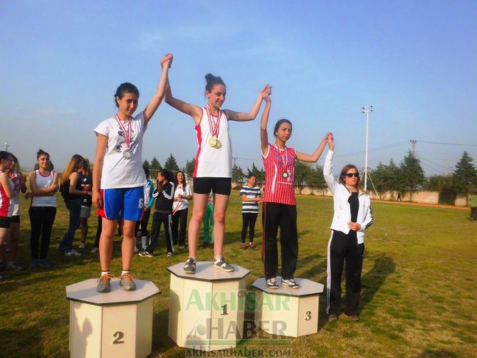 Pistlerin Rüzgar Kızları  Akhisar Z.G.Öngör  Kız Meslek Lisesi Atletizmde İl 1.Si