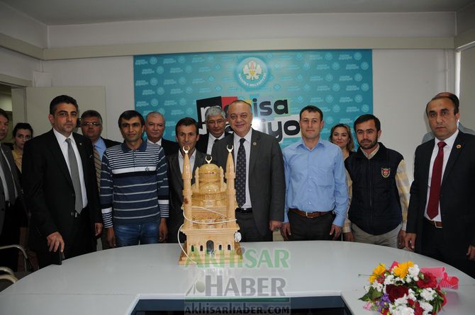 Akhisar MHP Teşkilatı’ndan Başkan Ergün’e Tebrik