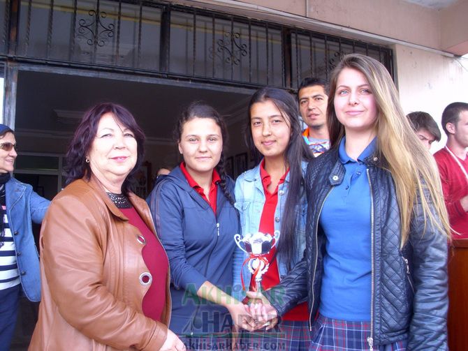 Namık Oğul Anadolu Lisesi, Derece Giren Öğrencileri Ödüllendirdi