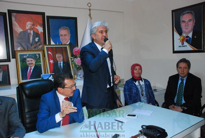 Ak Partili Akhisar Belediye Başkanı Salih Hızlı Üçüncü Kez Koltuğa Oturdu