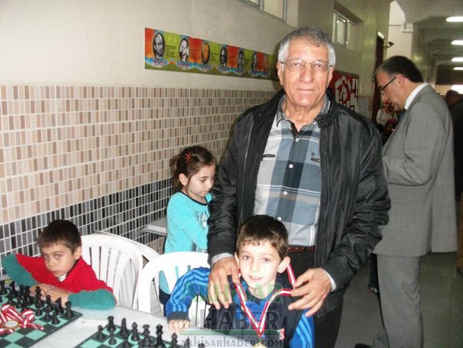 23 Nisan Satranç Turnuvasına 226 Sporcu Katıldı