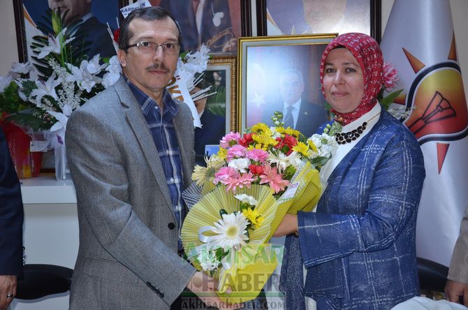 AK Parti Kadın Kolları Başkanı Görevini Devretti