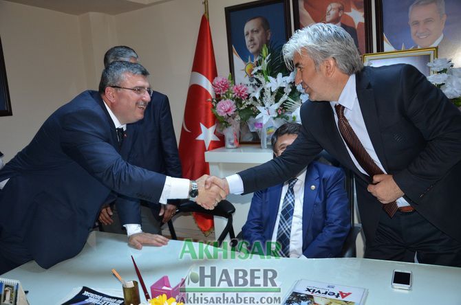 Tanrıverdi’den, Akhisar Belediye Başkanı Salih Hızlı’ya Tebrik Ziyareti