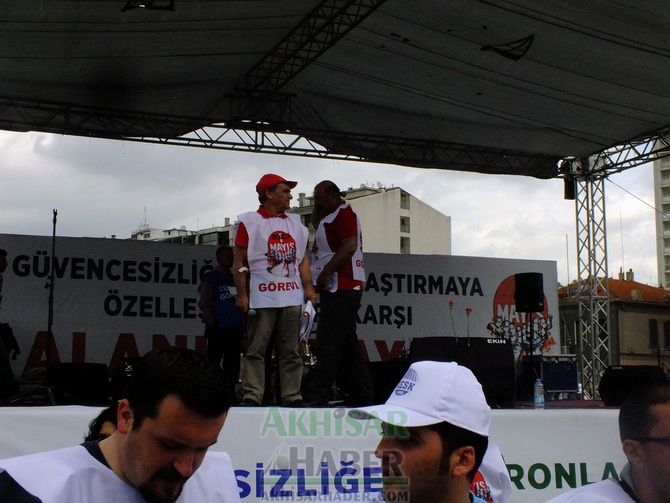 Atatürkçü Düşünce Derneği 1 Mayıs’ı Gündoğdu Meydanında Kutladı