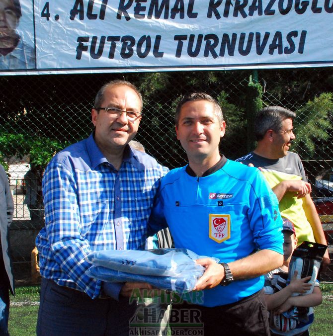 4. Kirazoğlu Halısaha Futbol Turnuvasında Özdemirspor Şampiyon Oldu