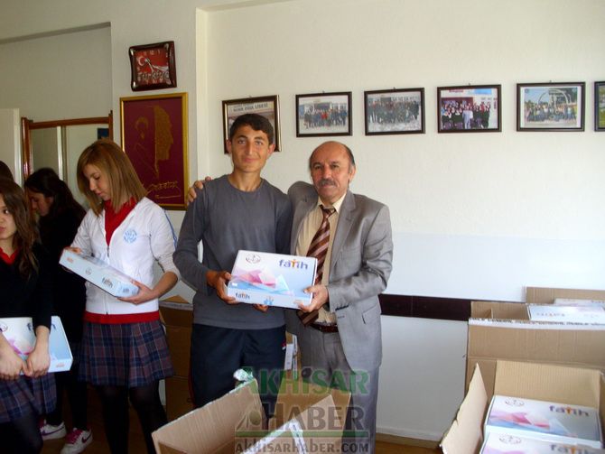 Namık Oğul Anadolu Lisesi Fatih Projesi Kapsamında Tablet Bilgisayarlarını Aldılar