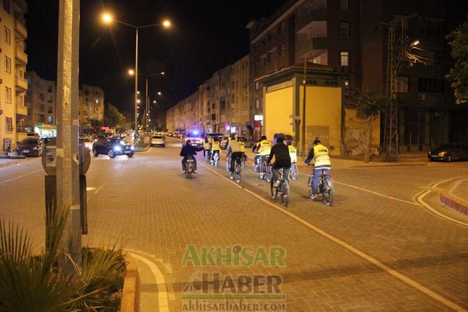 Akhisar’da Şehrin Yeni Rengi, Perşembe Akşamı Bisikletçileri