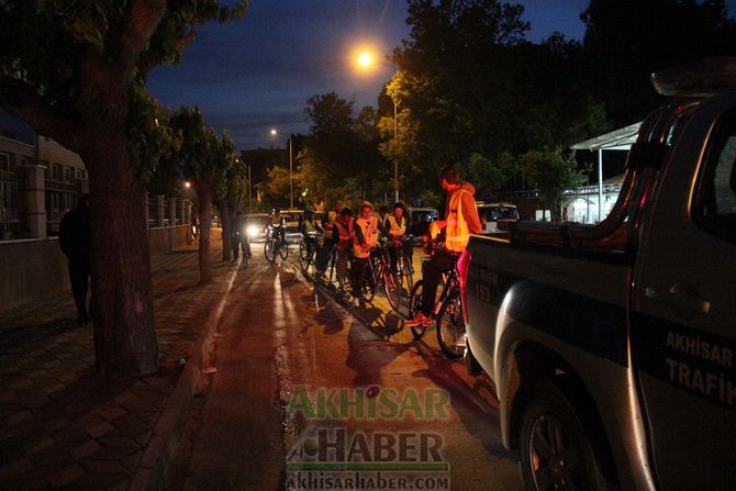 Akhisar’da Şehrin Yeni Rengi, Perşembe Akşamı Bisikletçileri